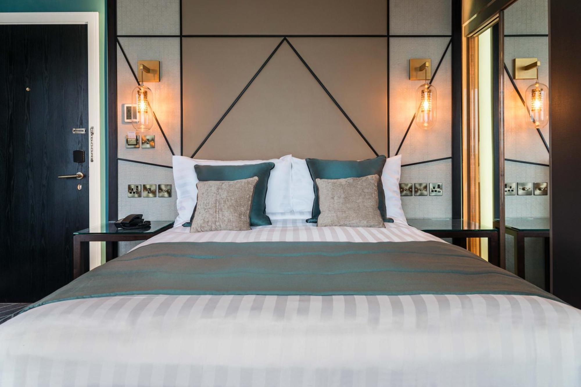 Hotel Seven
