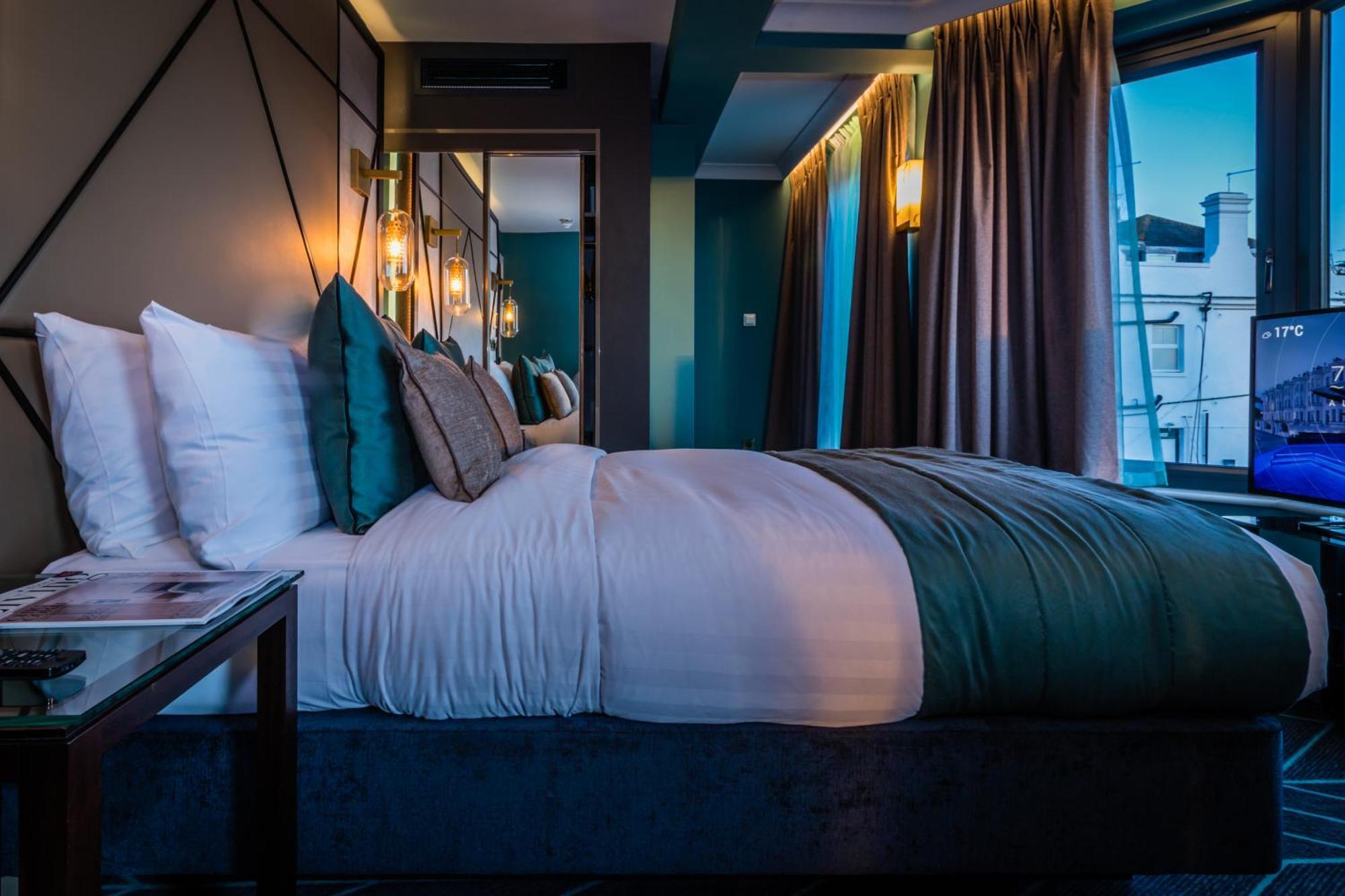 Seven Hotel