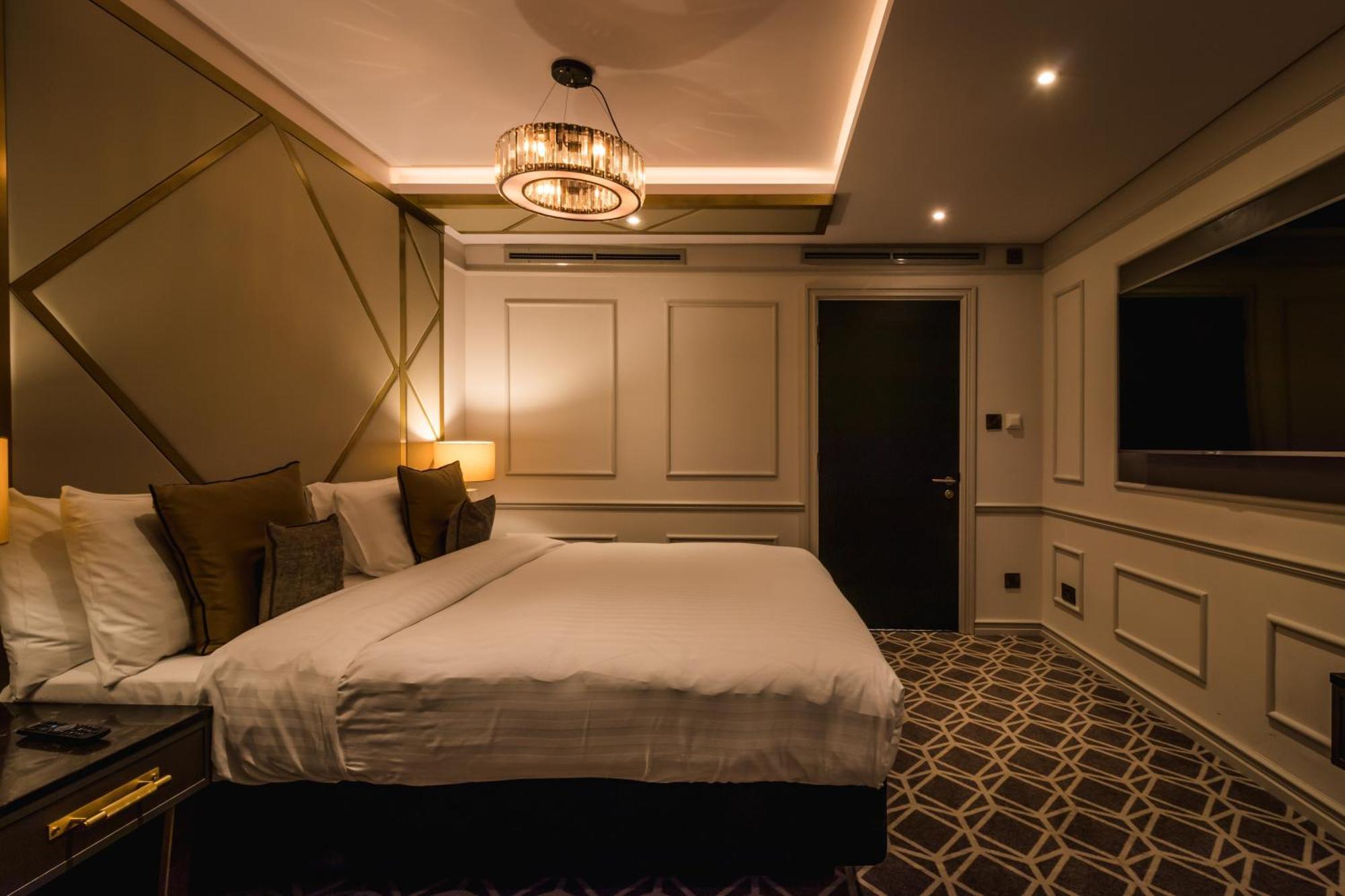Hotel Seven